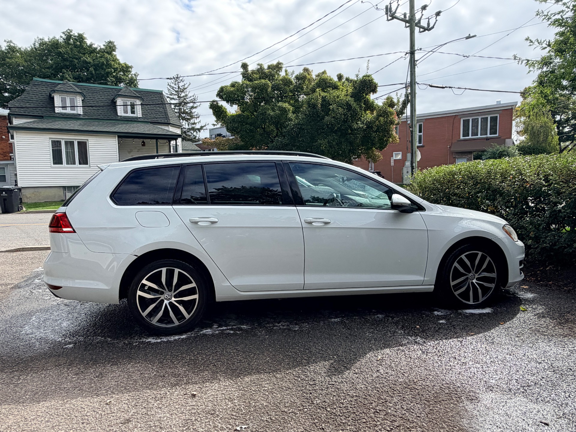 2017 VOLKSWAGEN Golf SportWagen