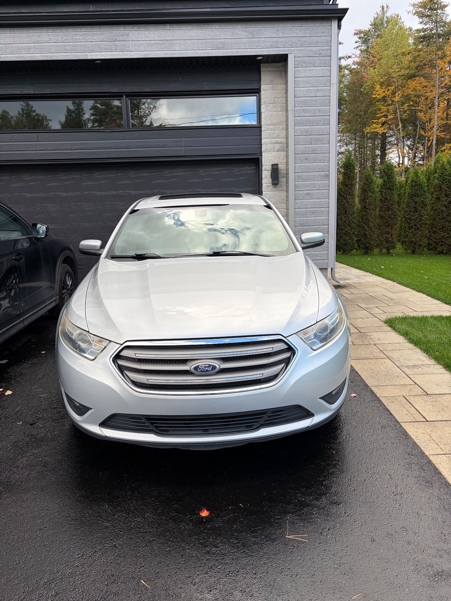 2013 FORD Taurus