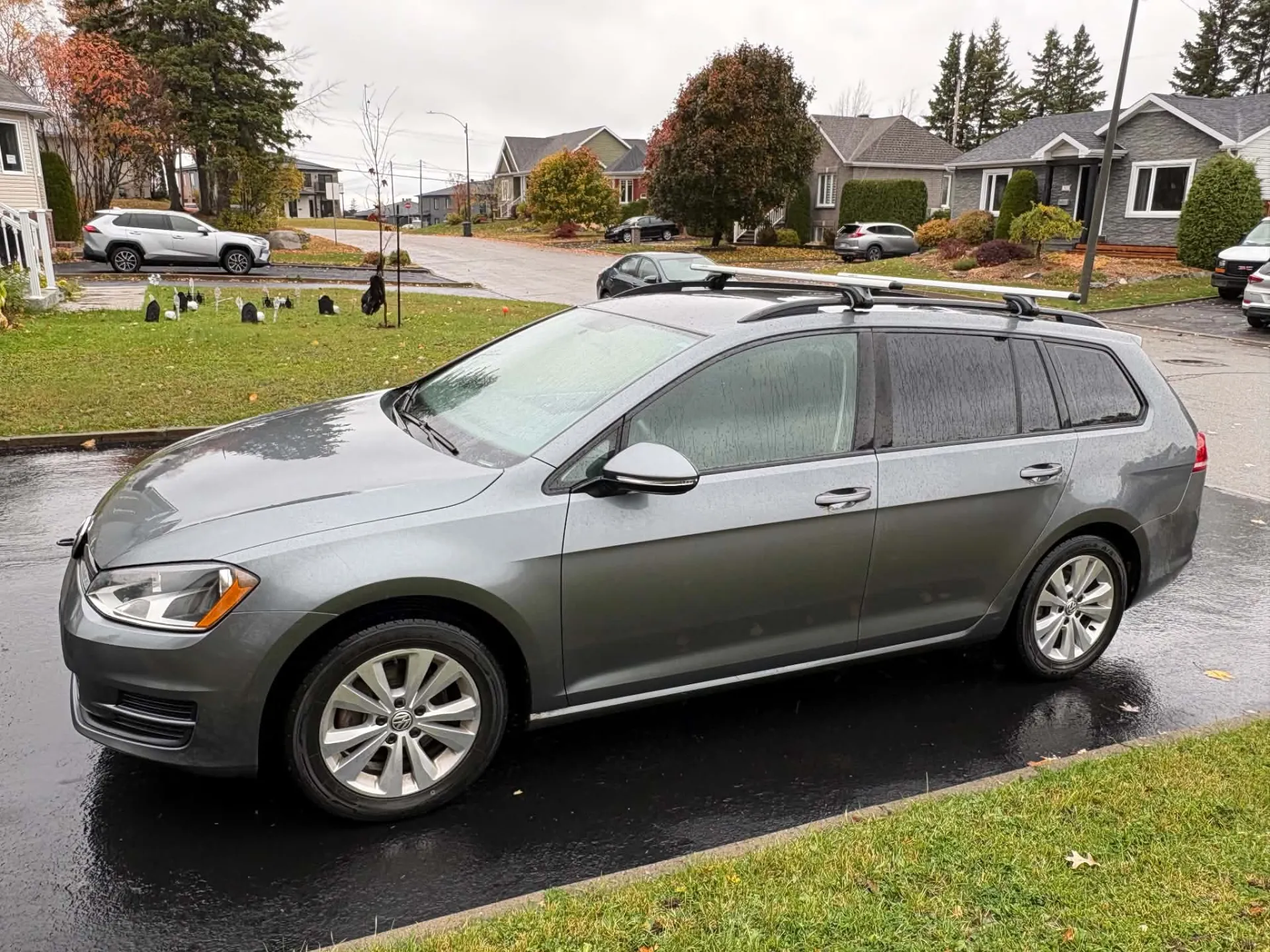 2017 VOLKSWAGEN Golf SportWagen