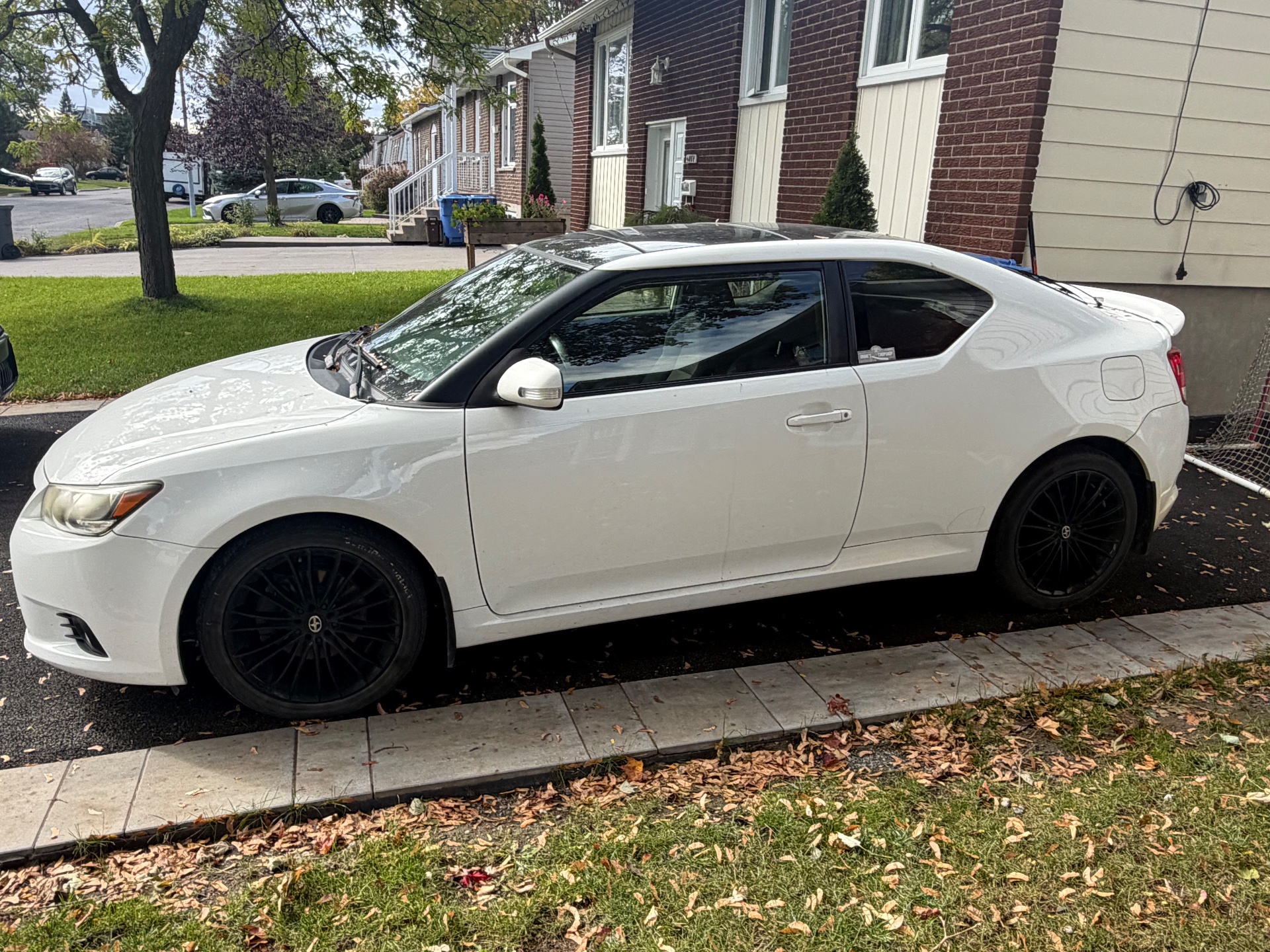 2013 TOYOTA Scion tC